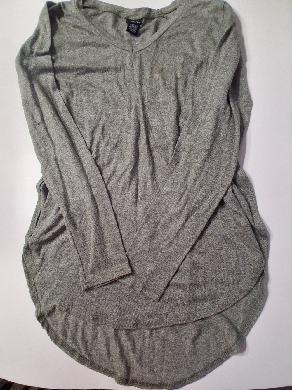 Rue21 Women’s Medium Gray Marled Long Sleeve V-Neck High Low Tunic Top